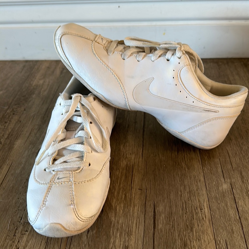 Nike cheer shoes